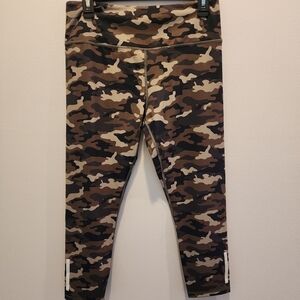 Zyia Active green soft and snug reflective tights 7/8 length sz 12 NWOT